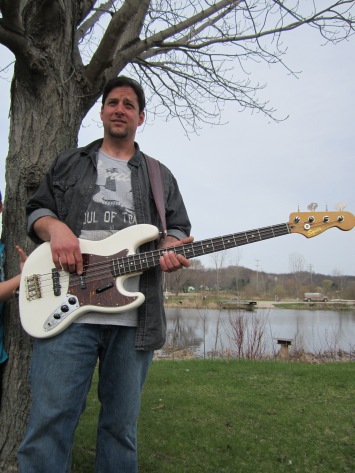 Chris Kuykendall, bass guitar